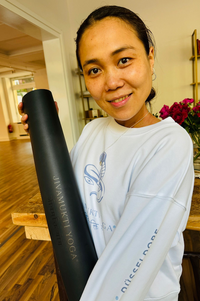 The (almost perfect) Jivamukti Yoga Travel Mat - Black