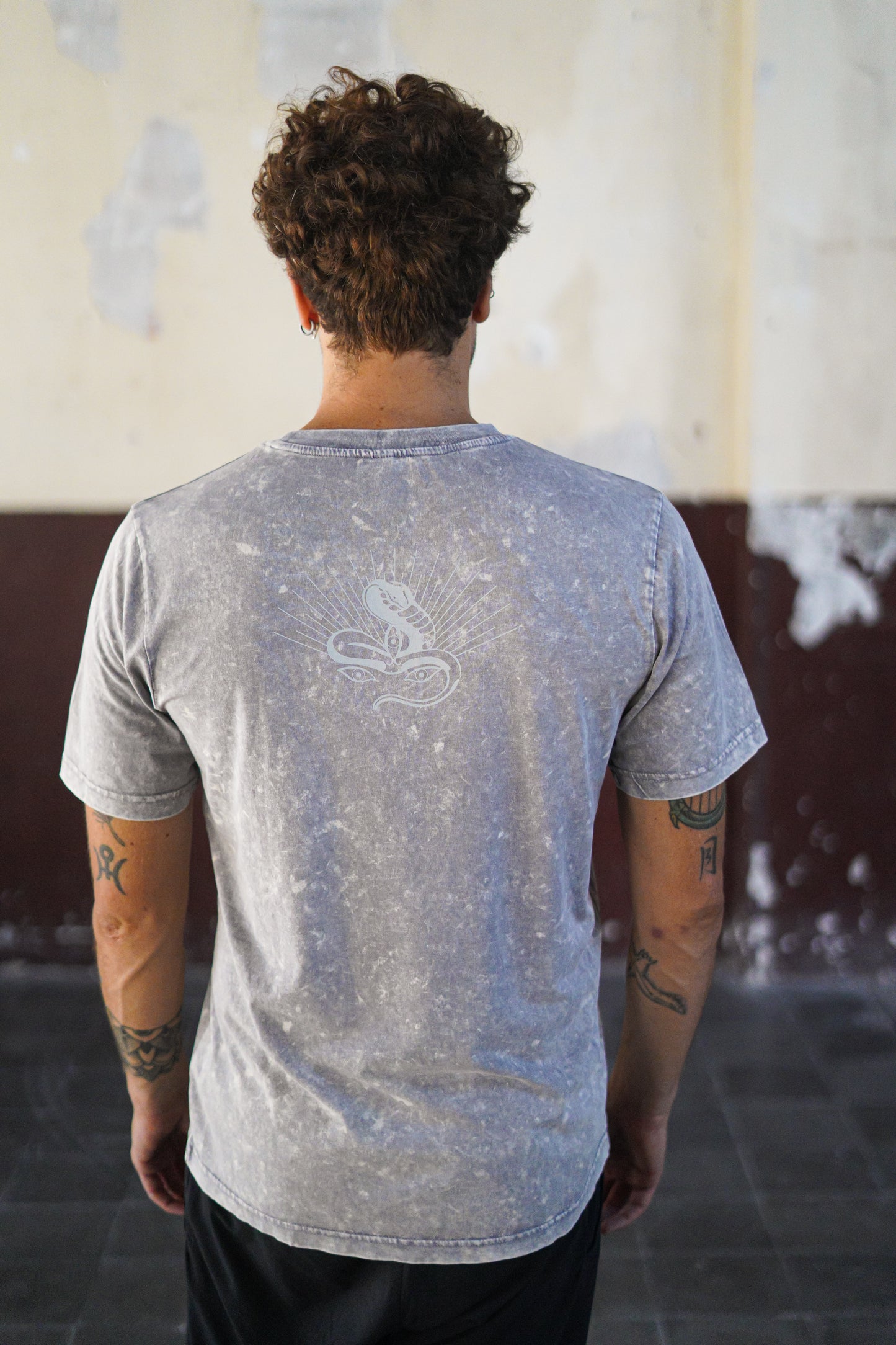 Jivamukti Unisex Acid Washed Oversized T-Shirt (Grey)