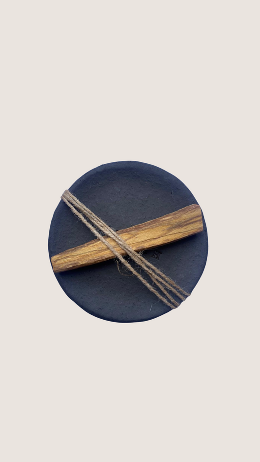 Palo Santo Plate Extra Dark Stoneware